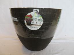 Allen & Roth Plastic Planter