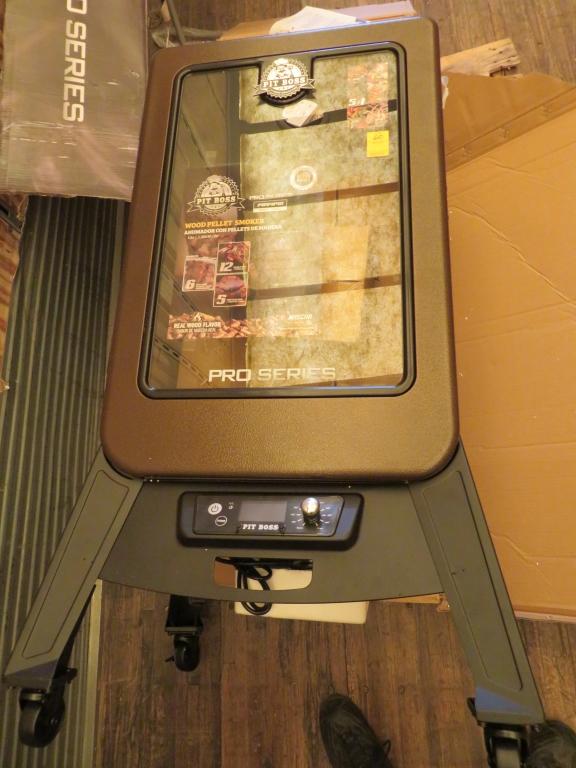 Pitt Boss Pro Series Vertical Smoker