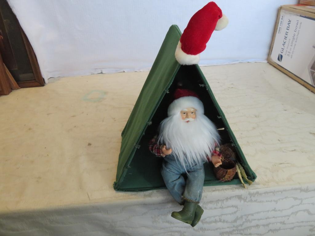 Country Santa Decor