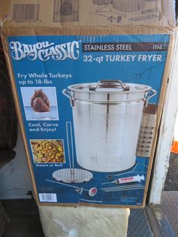 Bayou Classic 32 Qt Turkey Fryer Pot