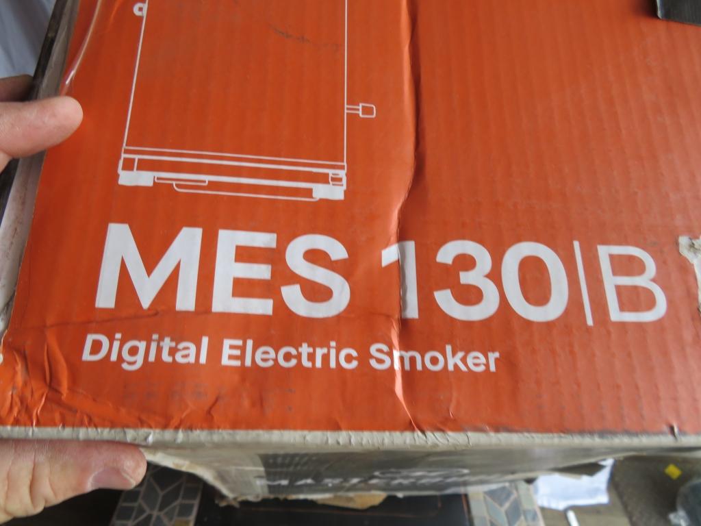 MES 130B Digital Electric Smoker