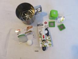 Lot of kitchen items