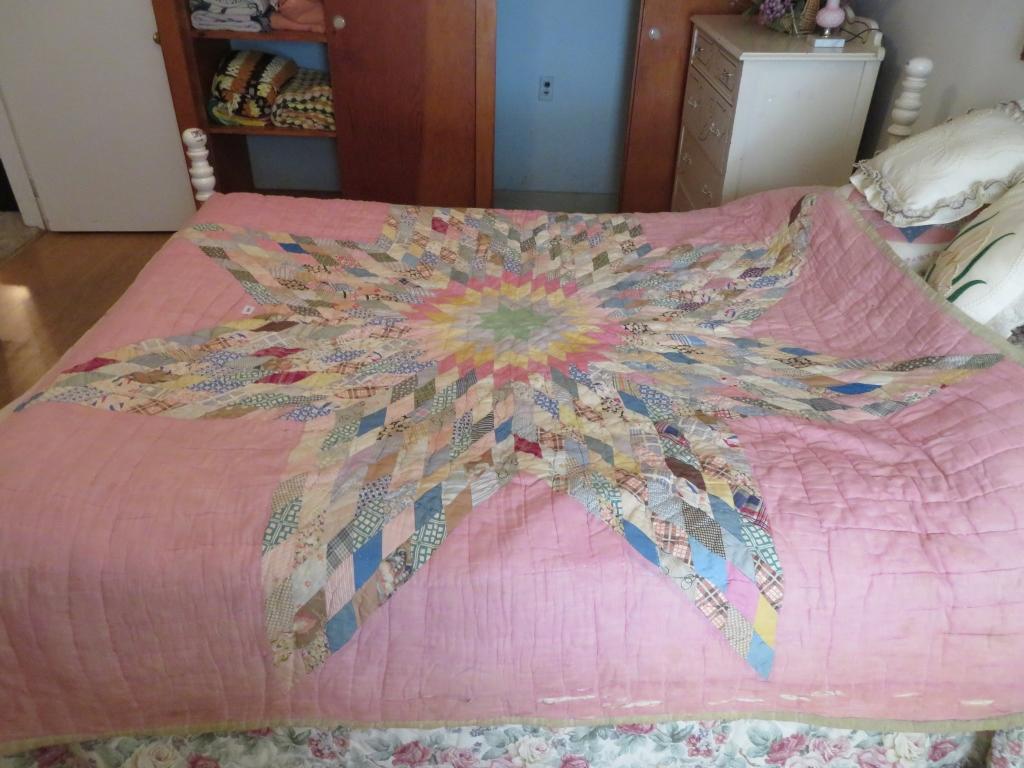 Lot of Blankets & Quilt