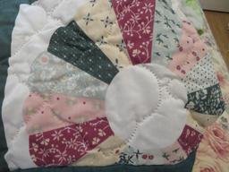 Lot of Blankets & Quilt