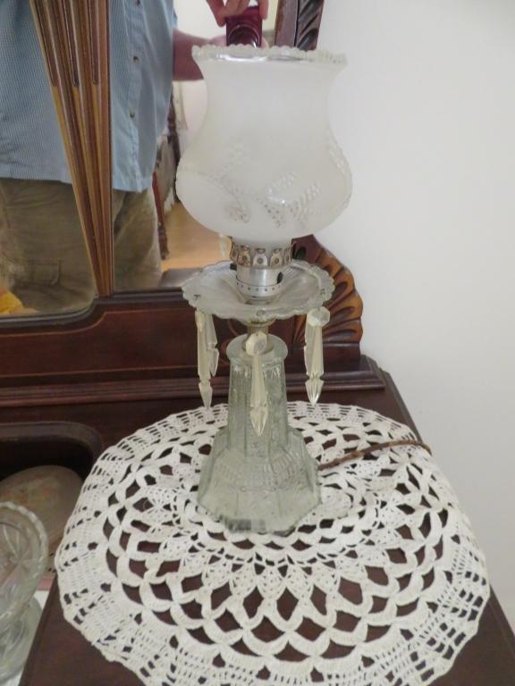 Pair of Decorative Lamps & Doilies