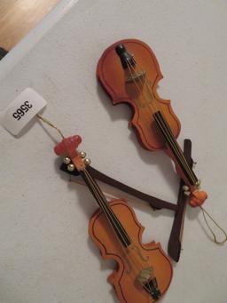 2 Wood Fiddle Ornaments