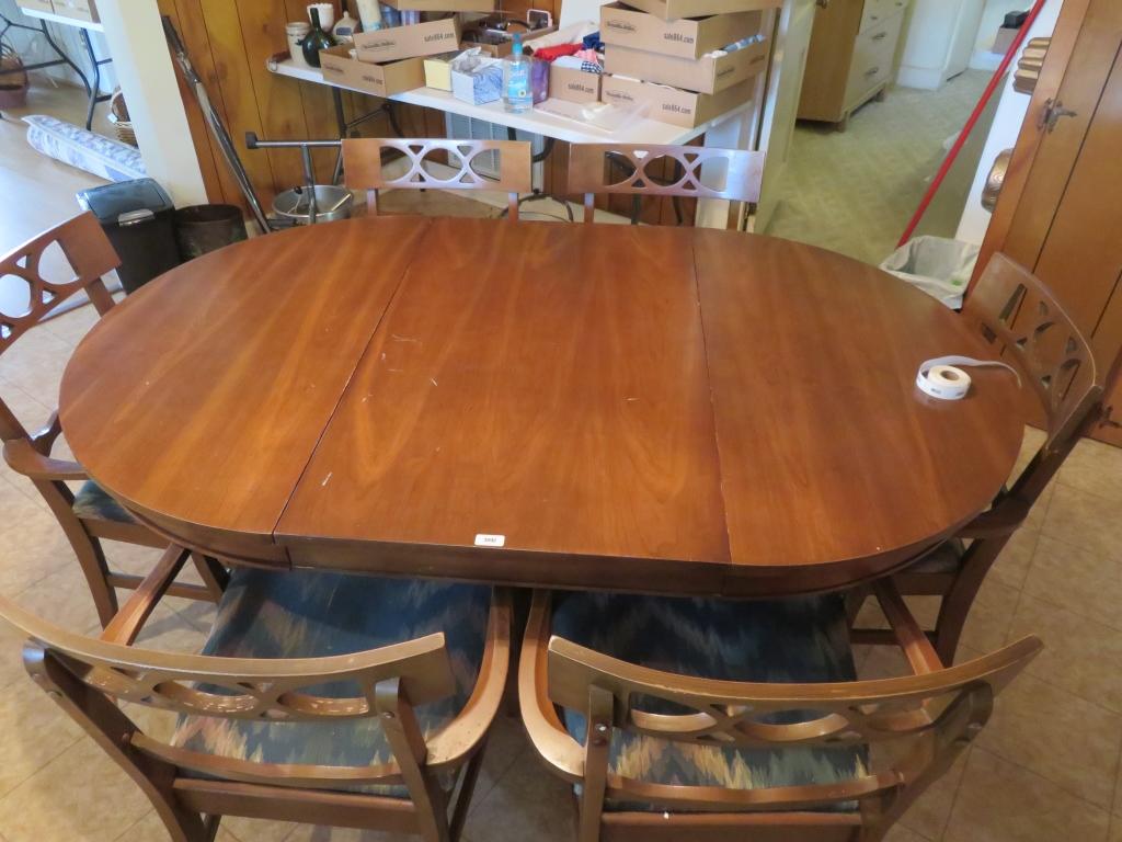 Kitchen Table w/ 6 Chairs