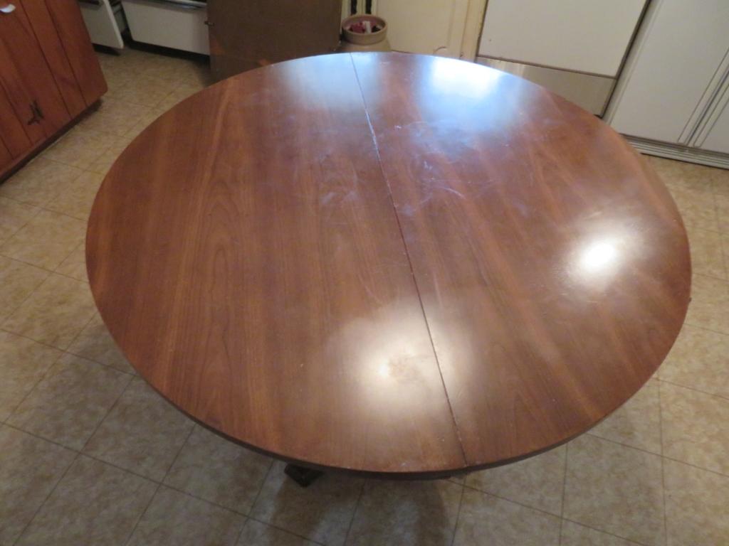 Kitchen Table w/ 6 Chairs