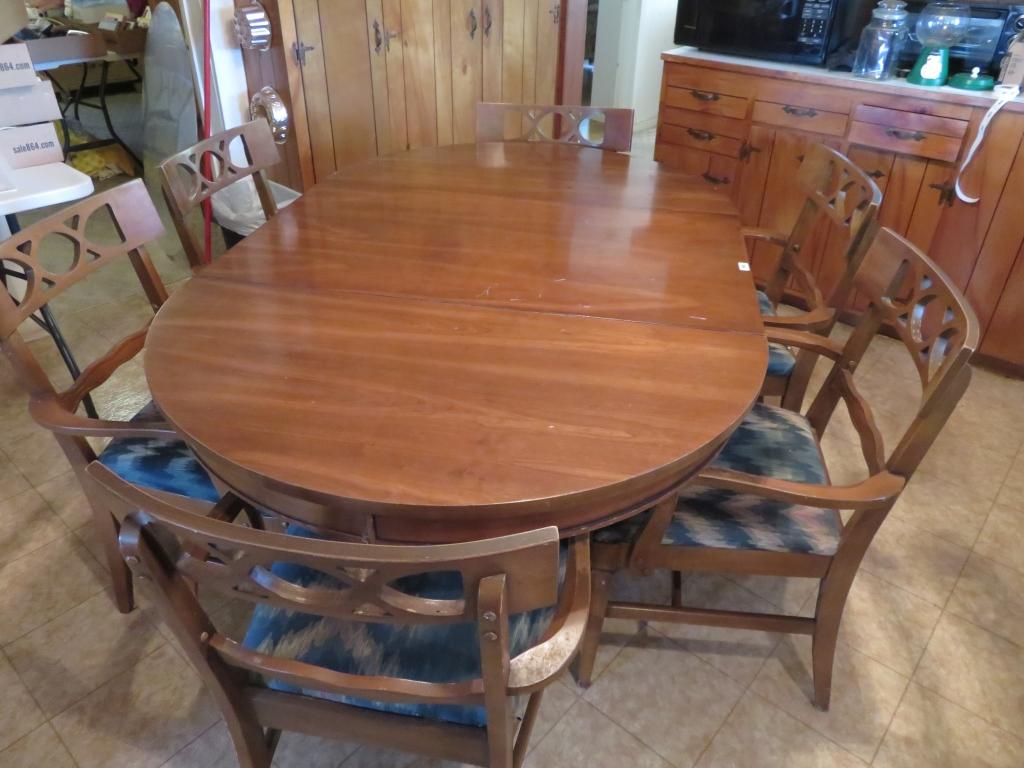 Kitchen Table w/ 6 Chairs