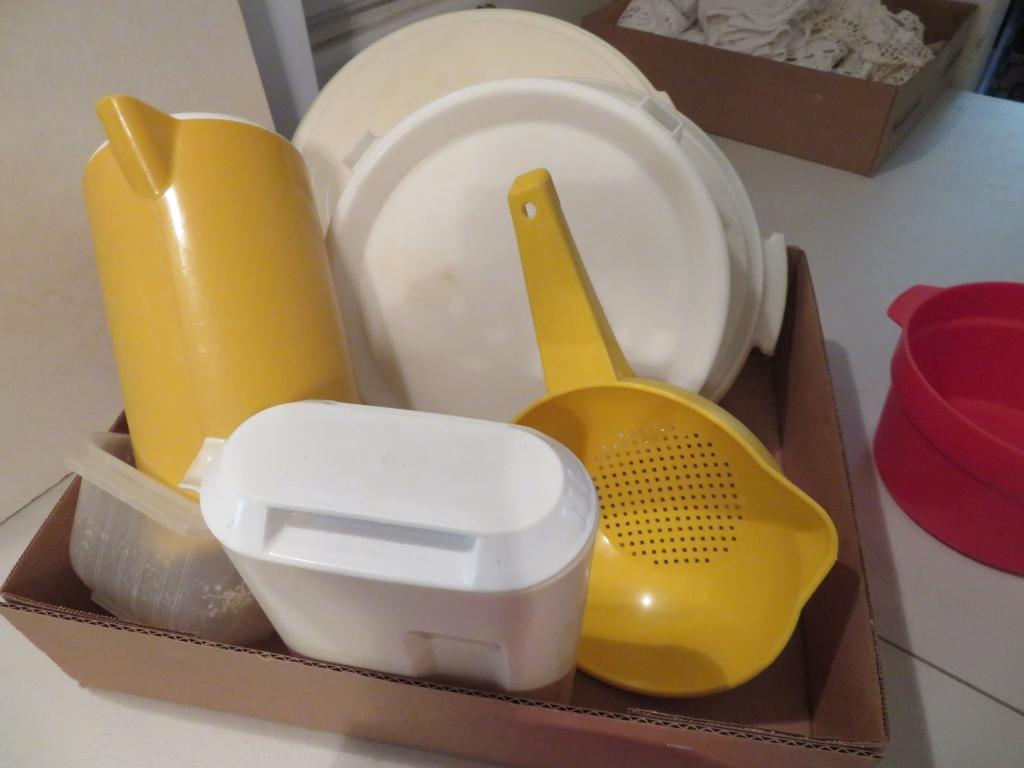 Lot of Tupperware & Storage Containers