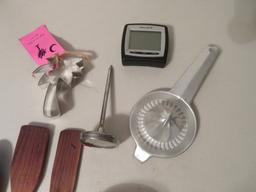 Lot of Kitchen Items