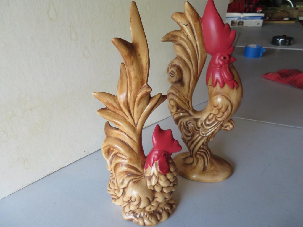 2 Decorative Roosters