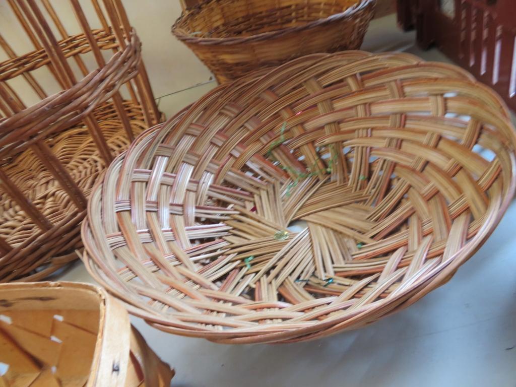 Large lot of Baskets