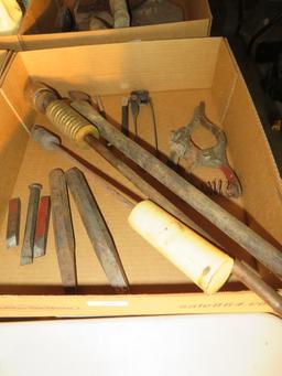 Lot of tools, chisels, slide hammer, etc