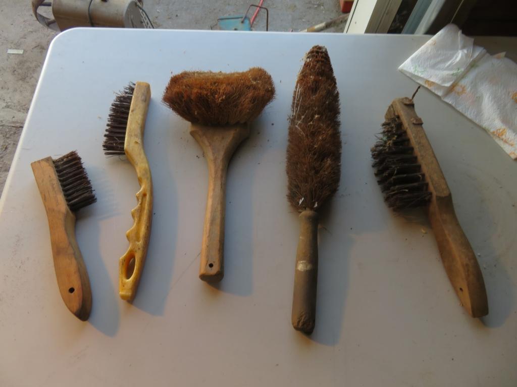 Lot of Brushes, Grinding Wheels, Dropcord