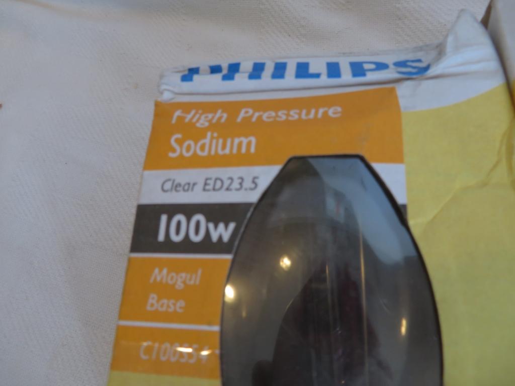 Lot of 3 Philips High Pressure Sodium 100w Bulbs