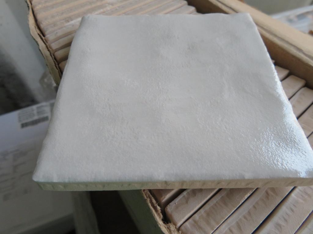 4 cases Equipe Mallorca White Ceramic Tile