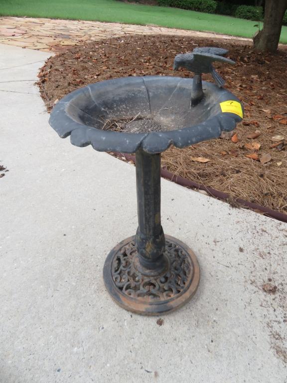 Bird Bath w/ Cast Base