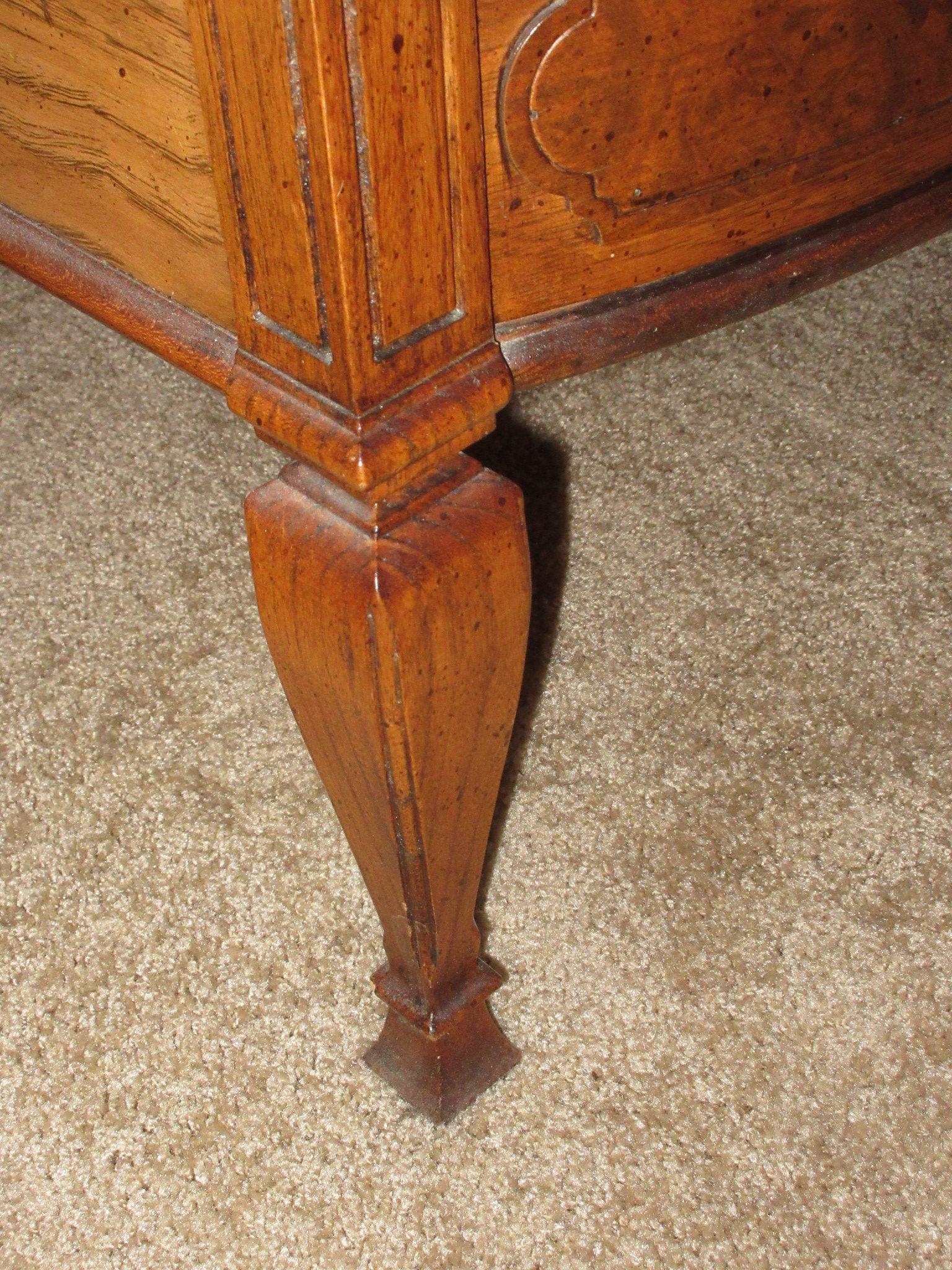 Laminate End Table w/ little wear