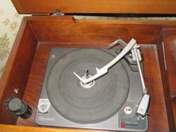 Retro Sylvania Stereo w/ Turntable & Radio - Play those Vinyls!