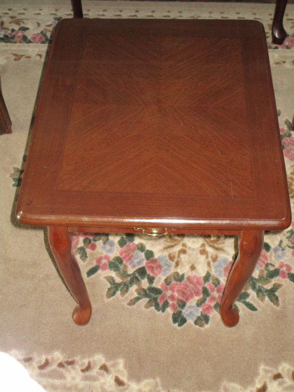 Mahogany End Table - Queen Anne Legs