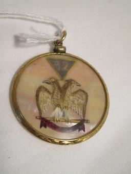 Vintage 14K Green Gold Mother of Pearl 32nd Degree Masonic Pendant - RARE!