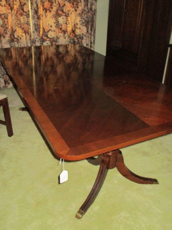 Beautiful Mahogany Double Pedestal Table w/ Banded Inlay