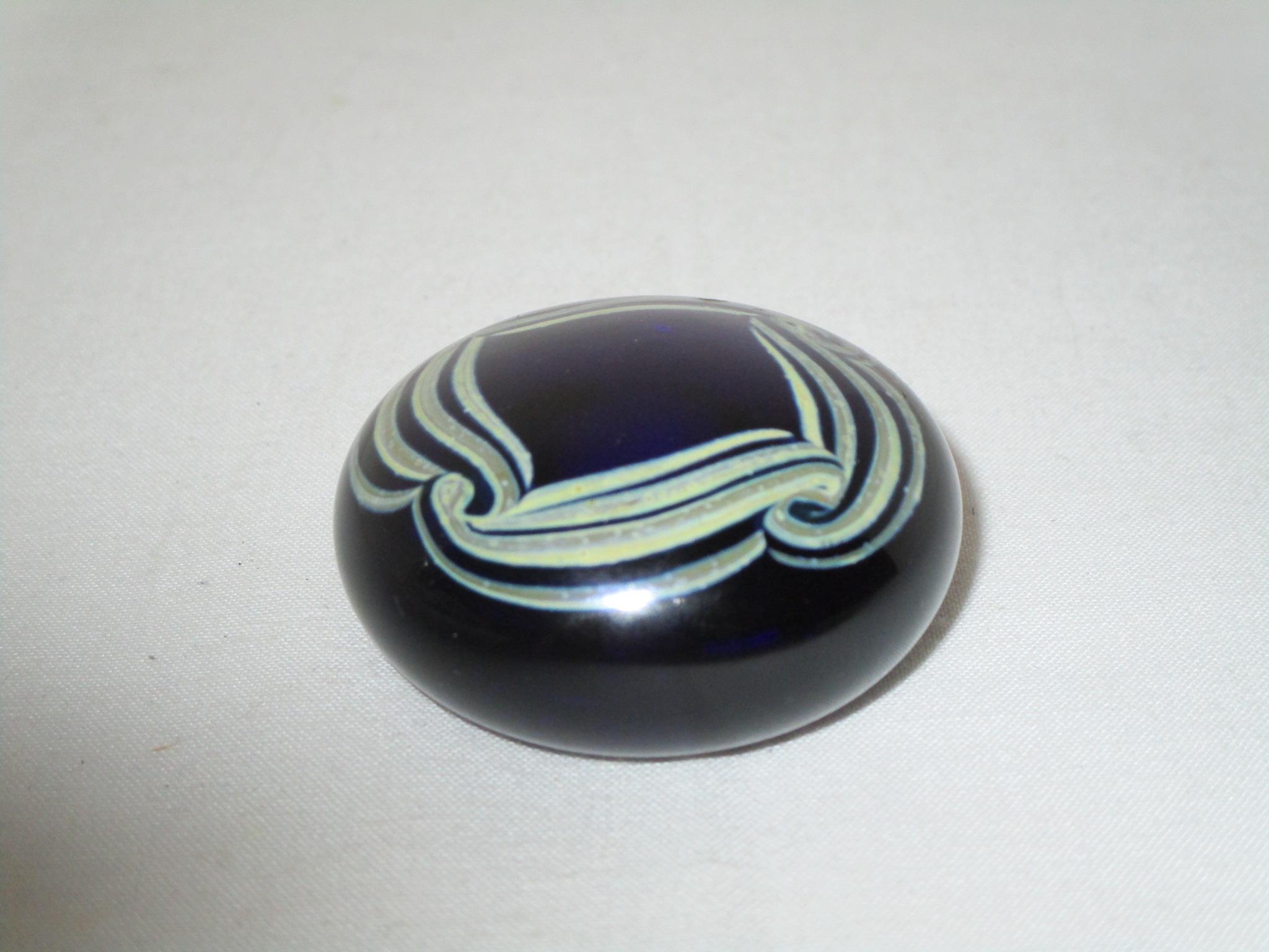 Luttrell Studios Art Glass Paperweight Dated 1978