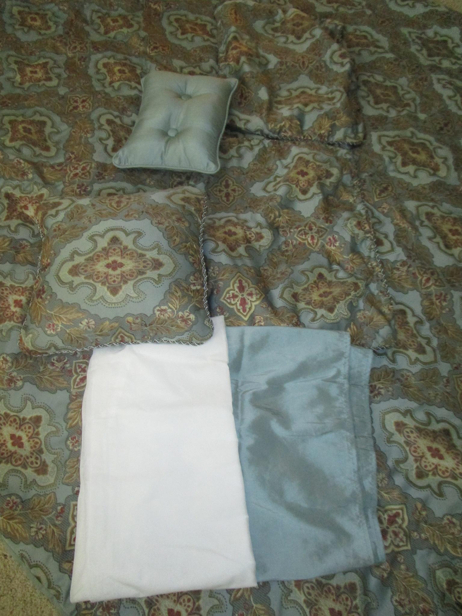 Bradfield Comforter Set.  Queen w/Bed Skirt, 2 Pillow Shams, & 2 Accent Pillows