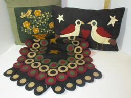 Early Felt Art Lot - Table Runner, 2 Pillows