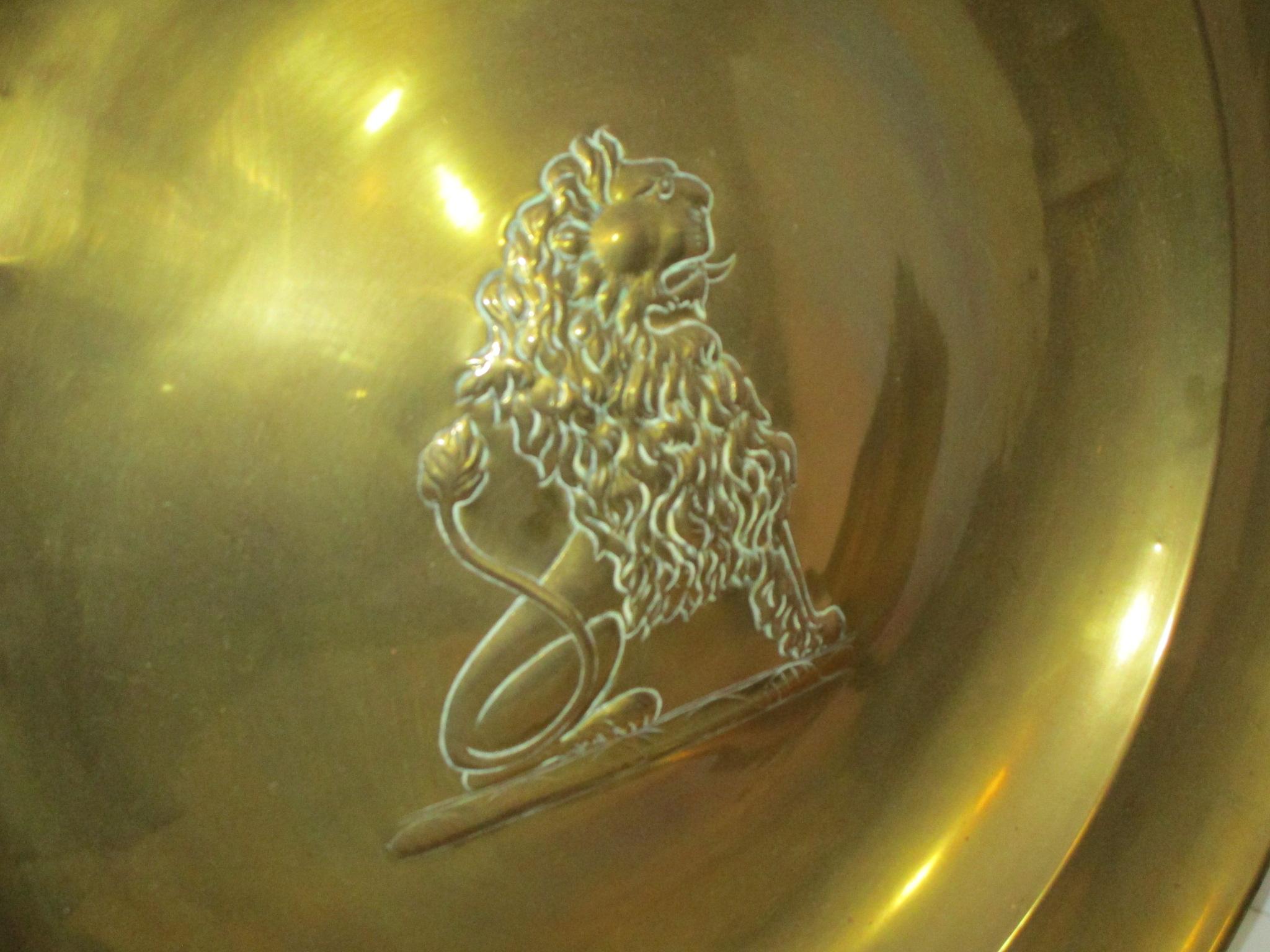 24" Round Brass Tray w/Embossed Lion
