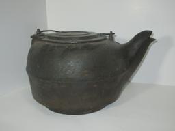 Early Cast Iron Kettle #8 6 5/8"