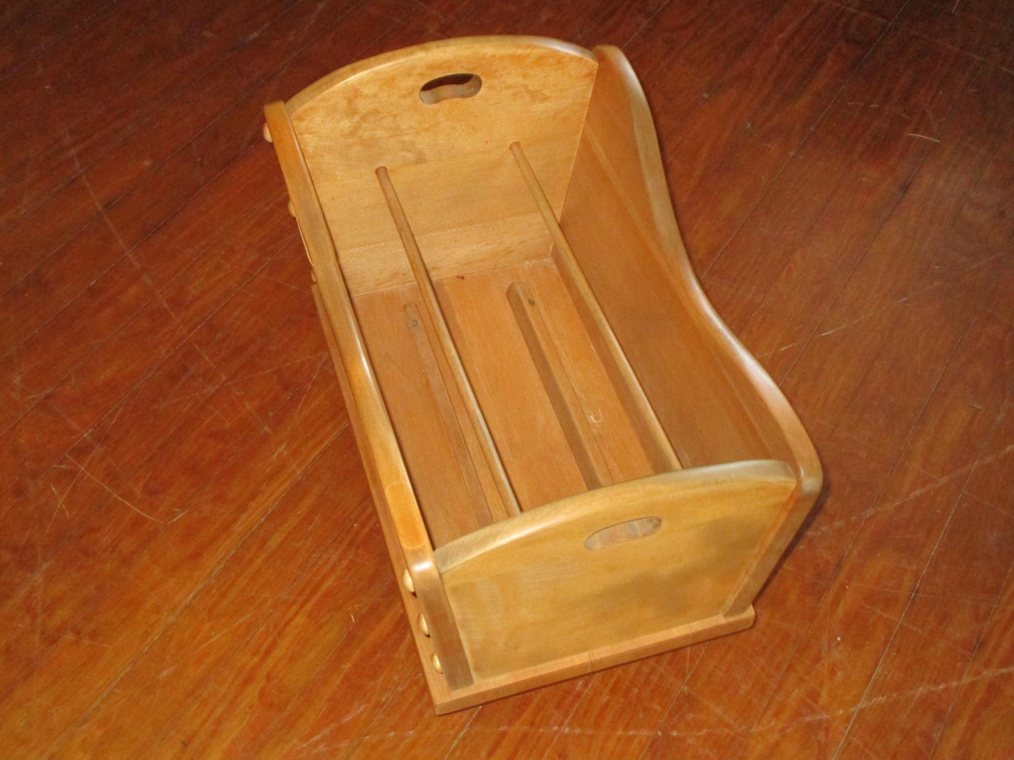 Cradle Design Magazine Holder  - 13" X 16,5" X 11.5" - needs repair