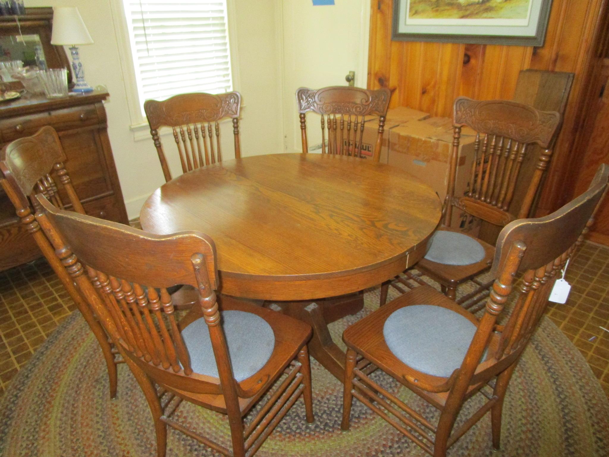 Tiger Oak Dining Table w/3 leaves, 6 Spindle Back Chairs