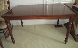 Mahogany Dining Table w/2 Stored Leaves by Universal Furniture