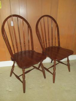 Lot 4 Windsor Back Mahogany Dining Chairs.  Few light Scratches