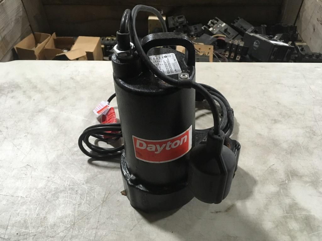 Dayton 3BB77 Submersible Pump