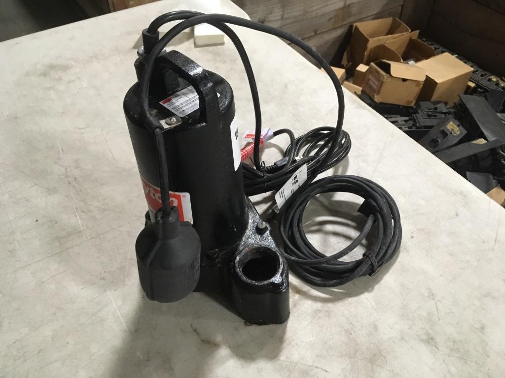 Dayton 3BB77 Submersible Pump