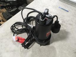 Dayton 3BB77 Submersible Pump