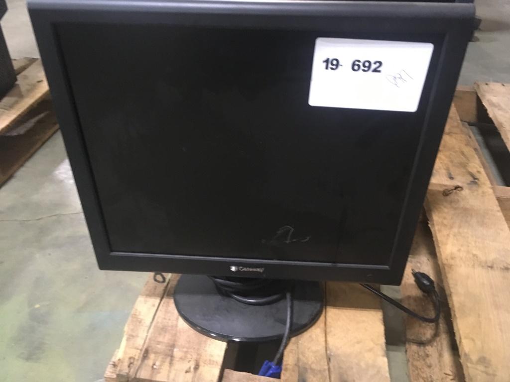 Gateway Computer Monitors Qty 4