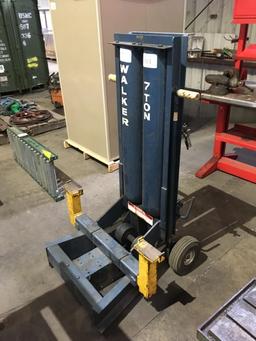 Walker 7-Ton Floor Jack