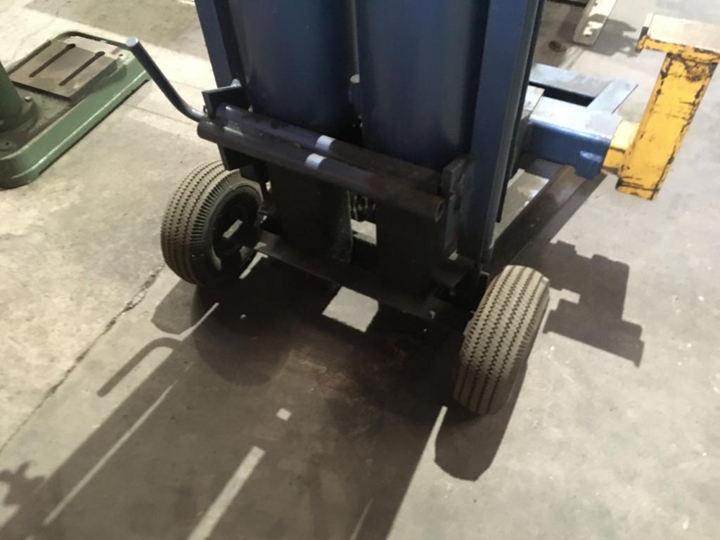 Walker 7-Ton Floor Jack