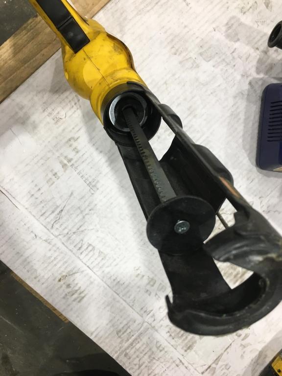 Dewalt DC545 Adhesive Gun