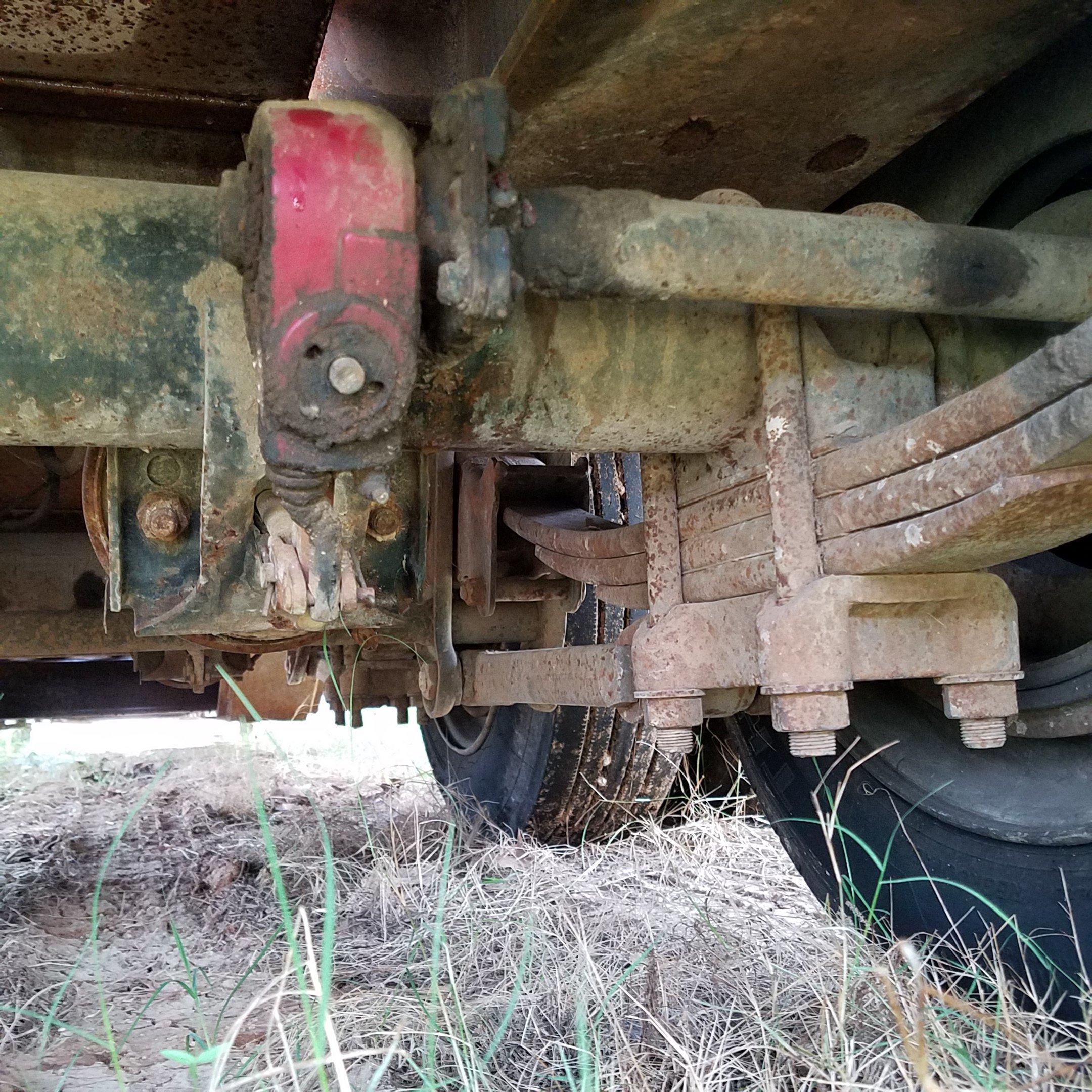 2000 Wallace 35 Ton RGN Lowboy.