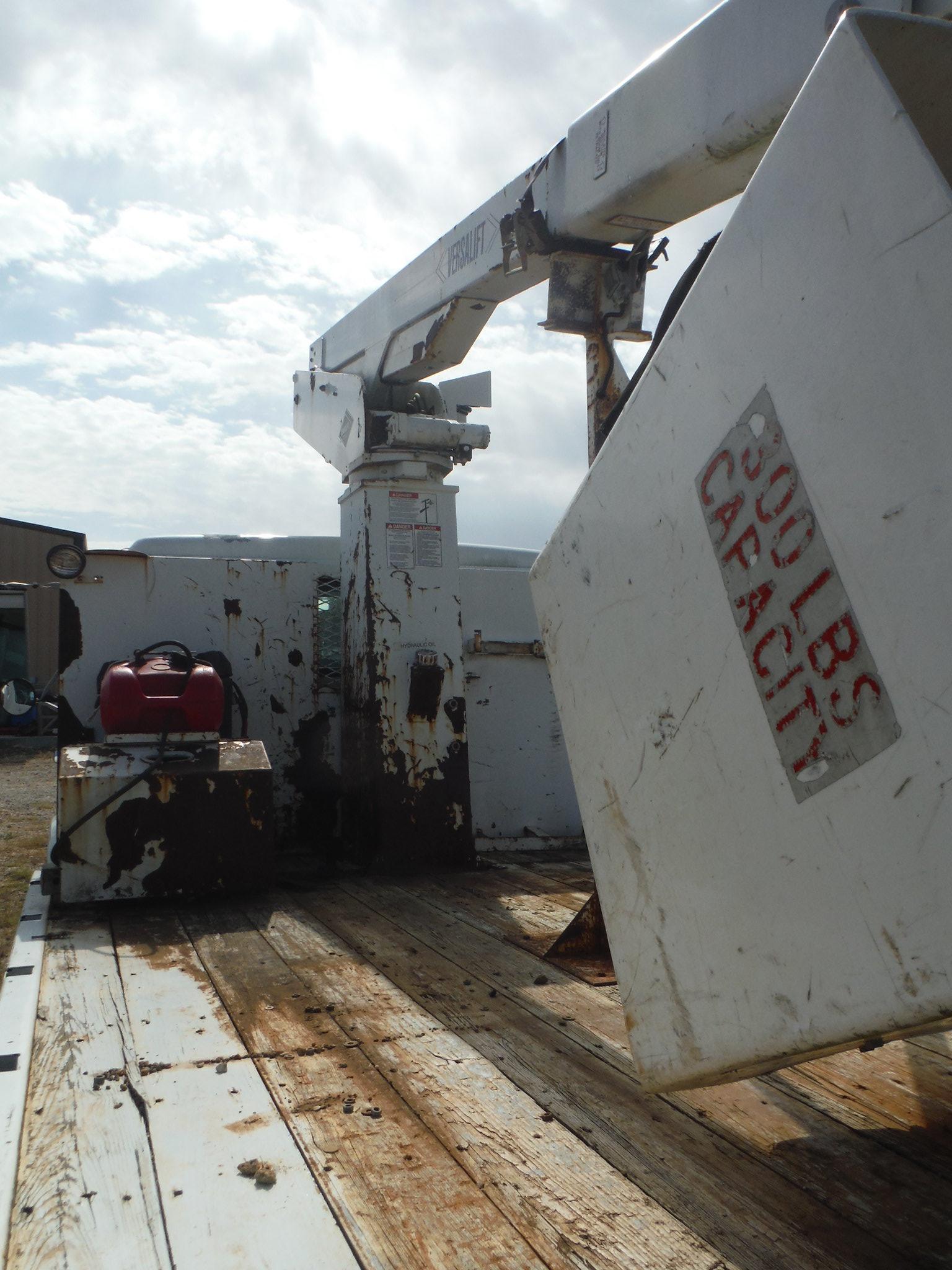 2001 International Versalift 4700 29 FT Bucket Truck