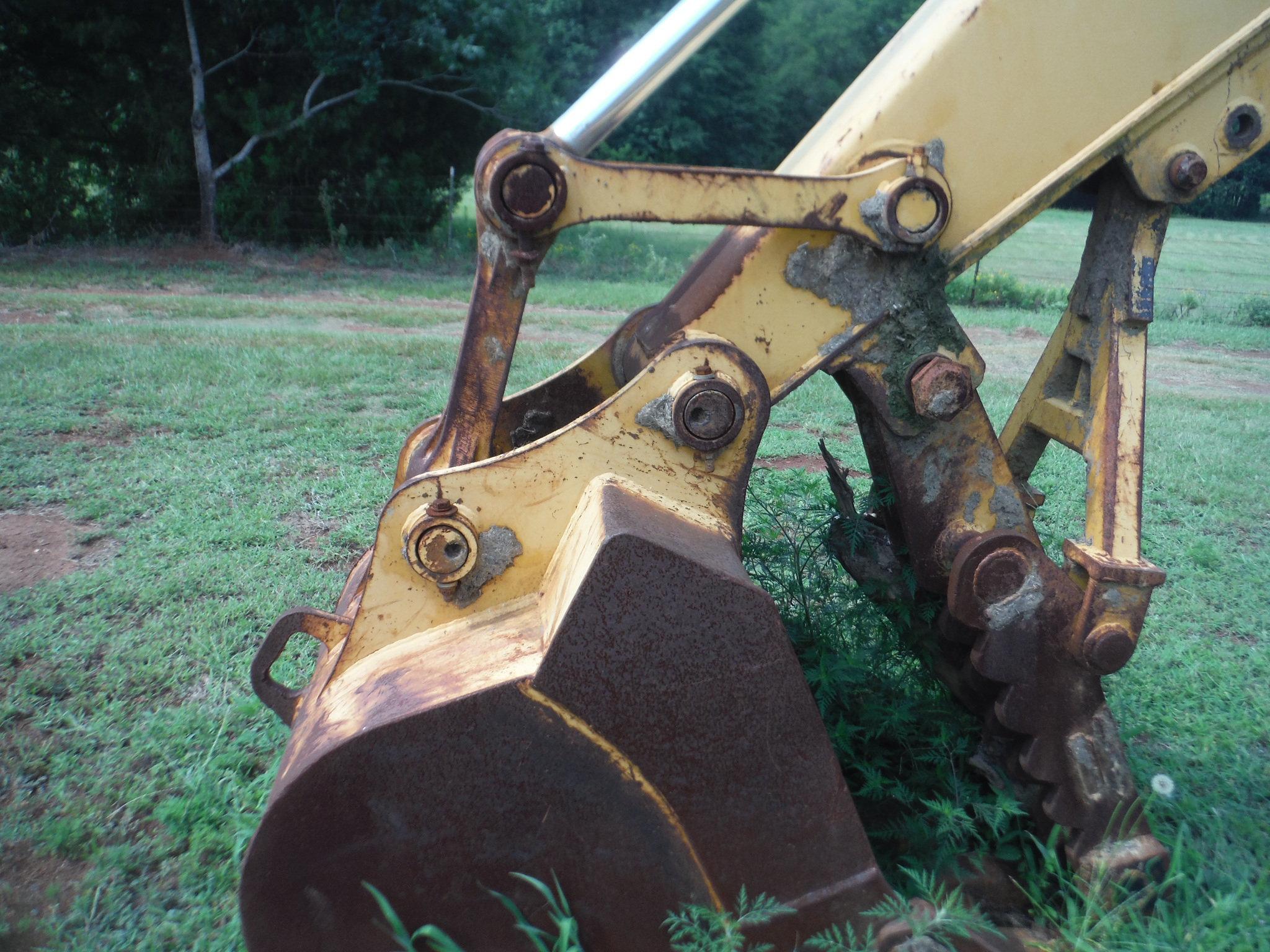 1994 DEERE 690E LC Excavator.