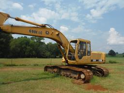 1994 DEERE 690E LC Excavator.