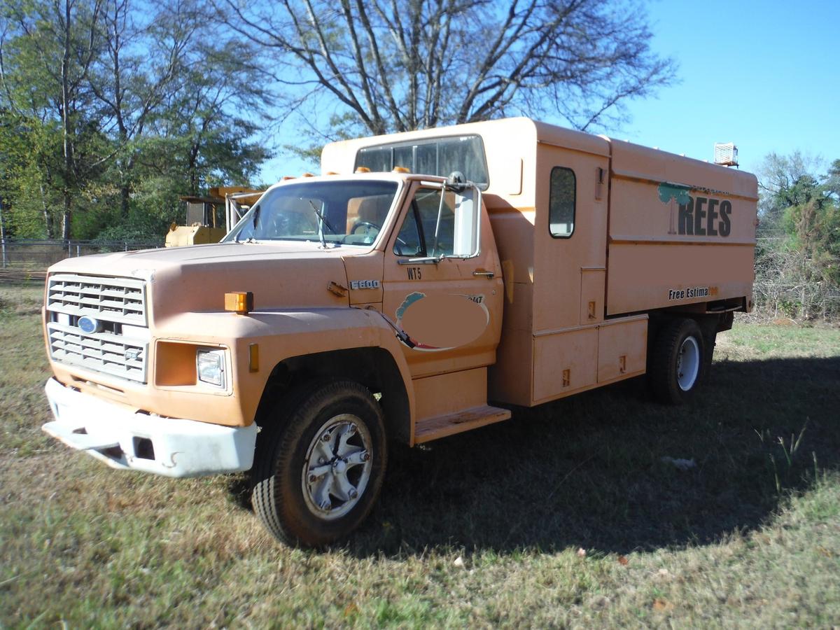 1991 Ford F600 Chipper Box Truck