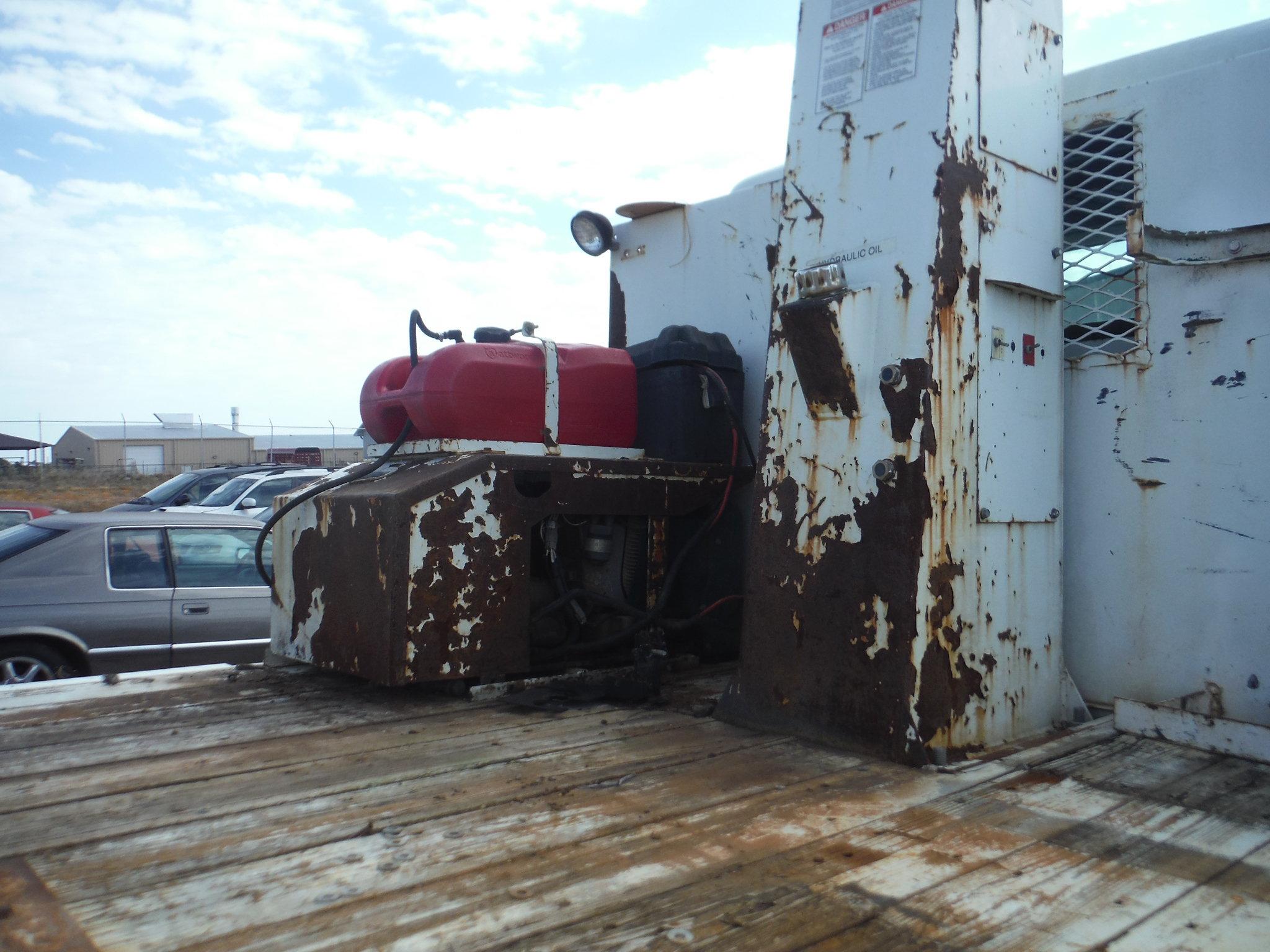 2001 International Versalift 4700 29 Ft Bucket Truck