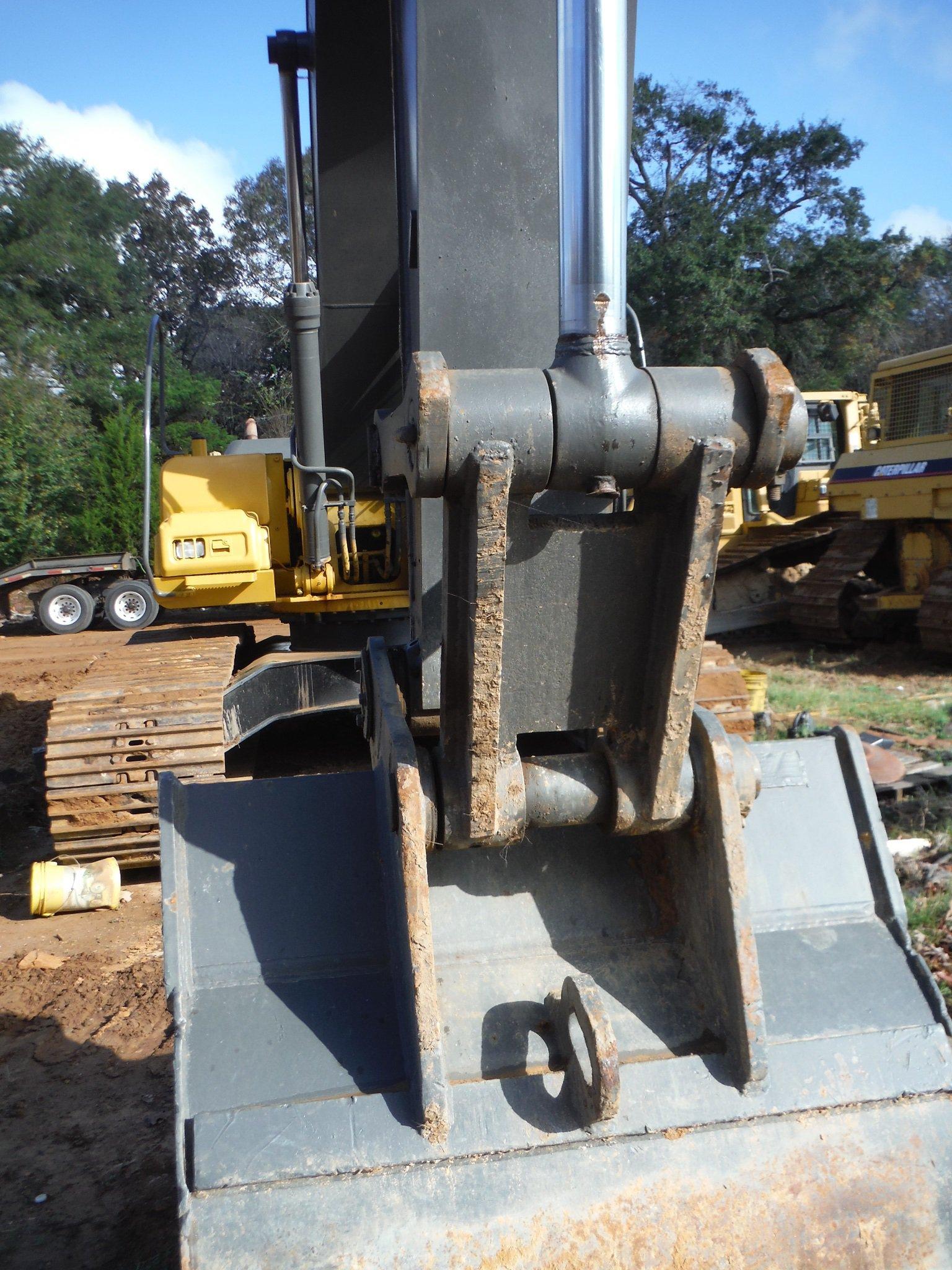 2005 John Deere 270C LC Excavator